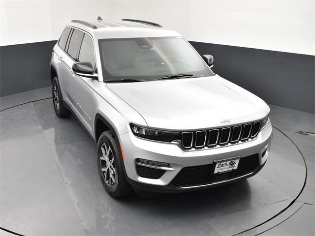 new 2025 Jeep Grand Cherokee car, priced at $42,120