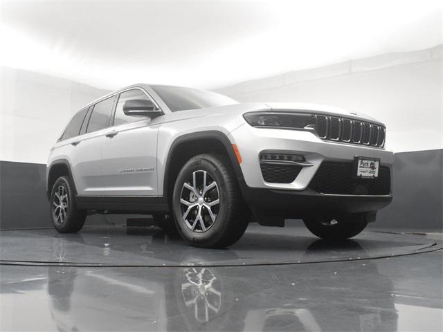 new 2025 Jeep Grand Cherokee car, priced at $42,120