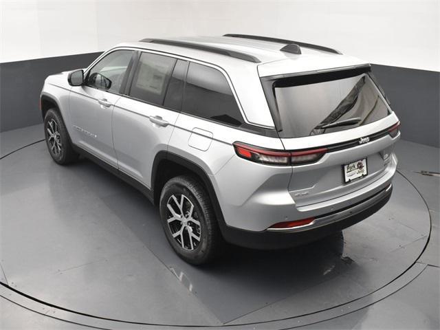 new 2025 Jeep Grand Cherokee car, priced at $42,120