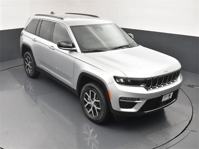 new 2025 Jeep Grand Cherokee car, priced at $42,120