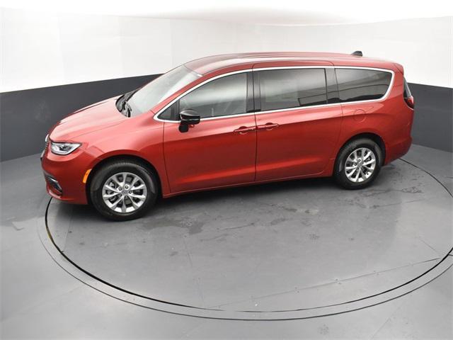 new 2025 Chrysler Pacifica car, priced at $46,135