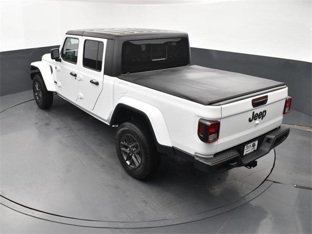 new 2024 Jeep Gladiator car, priced at $42,925