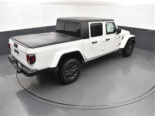 new 2024 Jeep Gladiator car, priced at $42,925