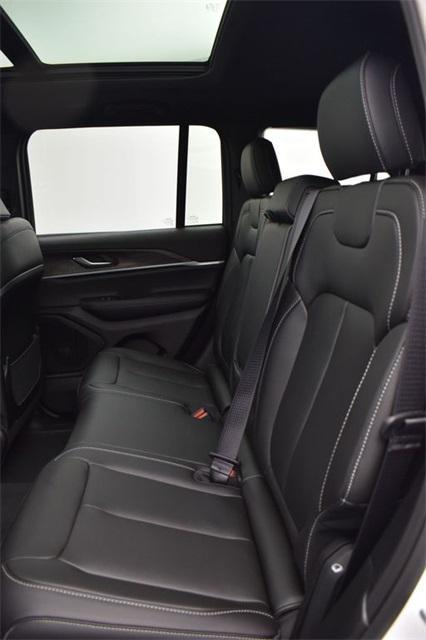 new 2025 Jeep Grand Cherokee car, priced at $45,347