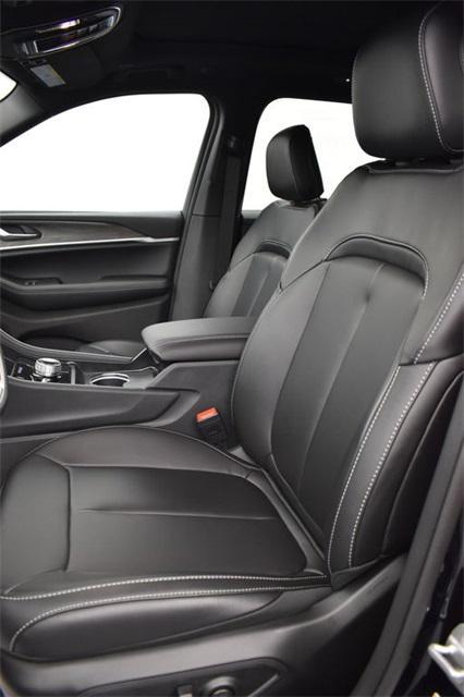 new 2025 Jeep Grand Cherokee car, priced at $48,355