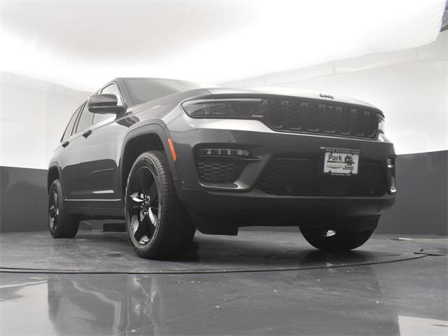 new 2025 Jeep Grand Cherokee car, priced at $52,230