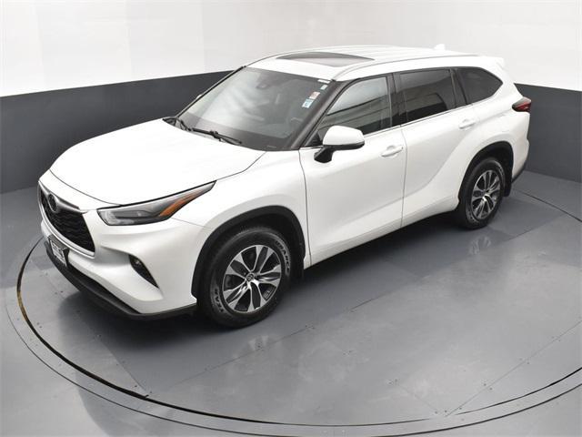 used 2022 Toyota Highlander car, priced at $34,962