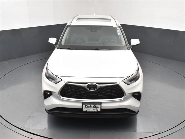 used 2022 Toyota Highlander car, priced at $34,962