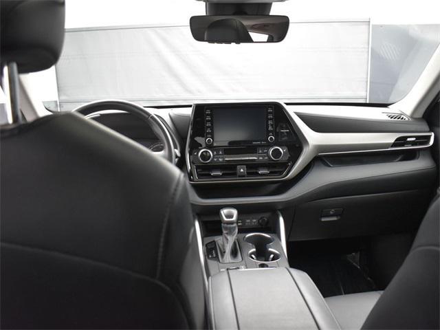 used 2022 Toyota Highlander car, priced at $34,962