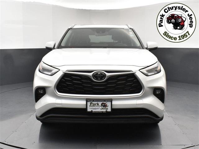 used 2022 Toyota Highlander car, priced at $34,962