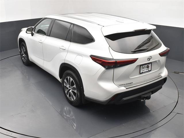 used 2022 Toyota Highlander car, priced at $34,962