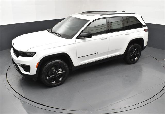 new 2025 Jeep Grand Cherokee car, priced at $48,326