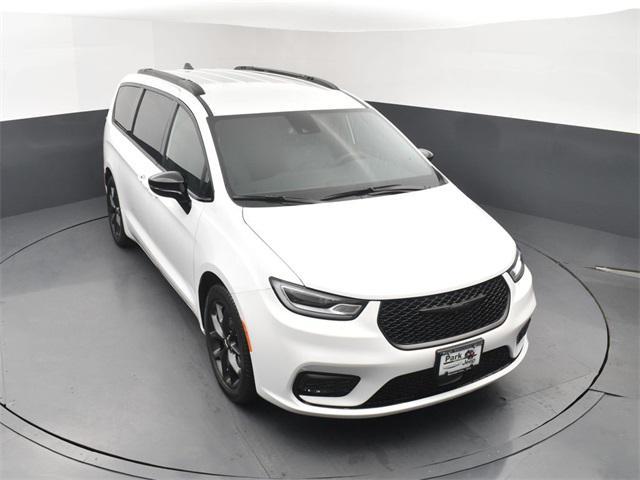 new 2024 Chrysler Pacifica car, priced at $36,900