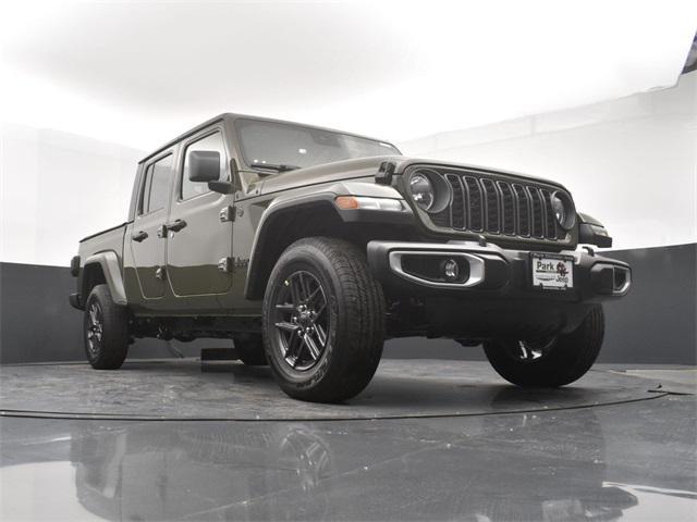 new 2024 Jeep Gladiator car, priced at $41,522