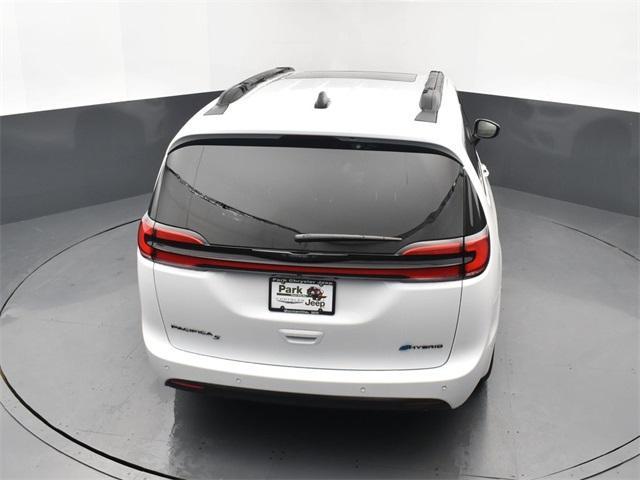new 2024 Chrysler Pacifica Hybrid car, priced at $57,605