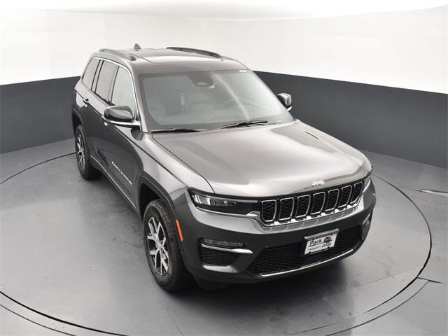 new 2025 Jeep Grand Cherokee car, priced at $44,305