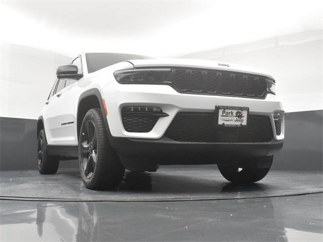 new 2025 Jeep Grand Cherokee car, priced at $45,940