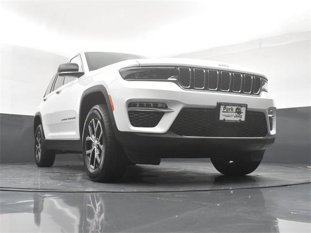 new 2025 Jeep Grand Cherokee car, priced at $41,695