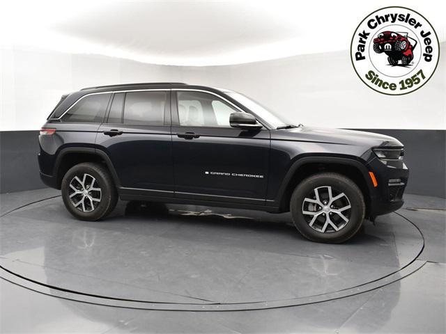used 2024 Jeep Grand Cherokee car, priced at $40,422
