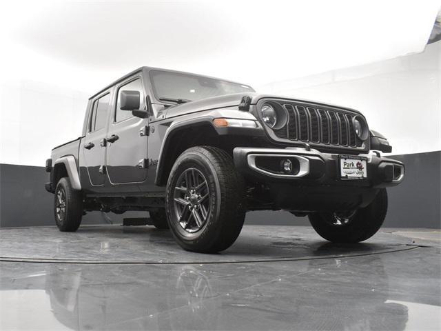 new 2024 Jeep Gladiator car, priced at $43,395