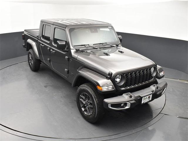 new 2024 Jeep Gladiator car, priced at $43,395