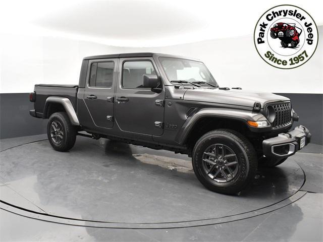 new 2024 Jeep Gladiator car, priced at $43,395