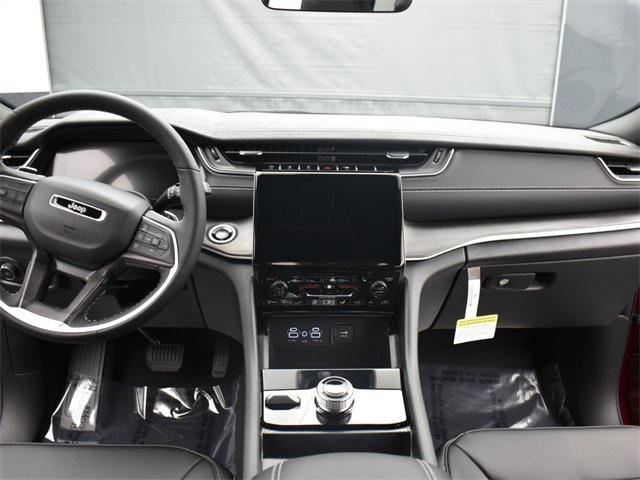 new 2025 Jeep Grand Cherokee car, priced at $41,670