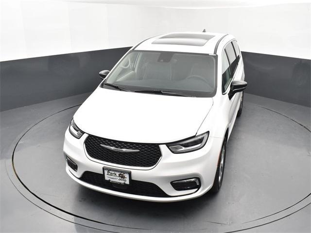 new 2024 Chrysler Pacifica car, priced at $50,670