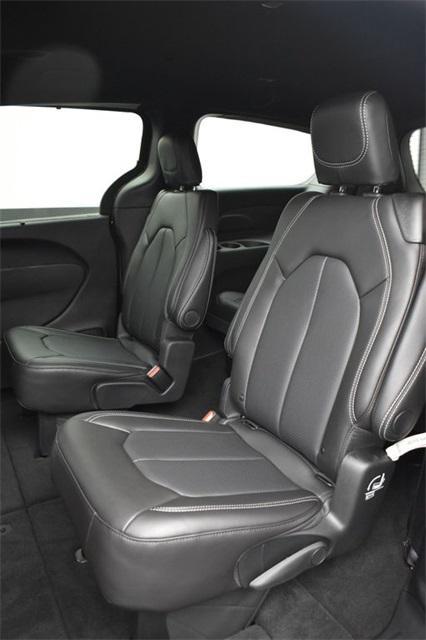new 2025 Chrysler Pacifica car, priced at $44,462