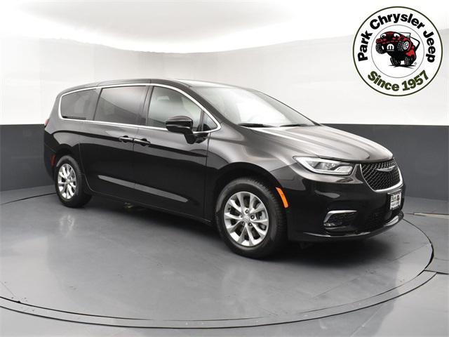 new 2025 Chrysler Pacifica car, priced at $44,462