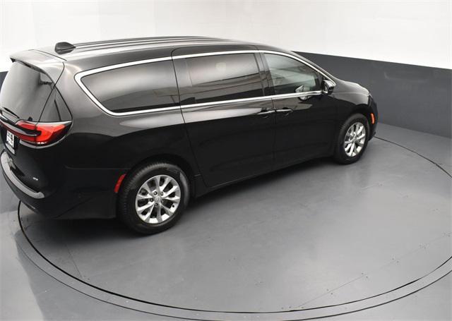 new 2025 Chrysler Pacifica car, priced at $44,462
