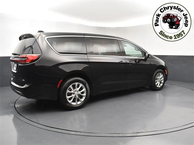 new 2025 Chrysler Pacifica car, priced at $44,462
