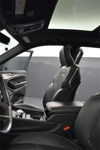 used 2022 Jeep Grand Cherokee car, priced at $34,343