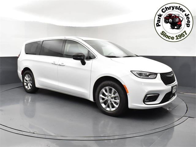 new 2025 Chrysler Pacifica car, priced at $44,461
