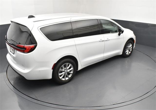 new 2025 Chrysler Pacifica car, priced at $44,461