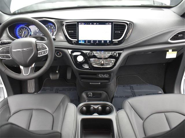new 2025 Chrysler Pacifica car, priced at $44,461
