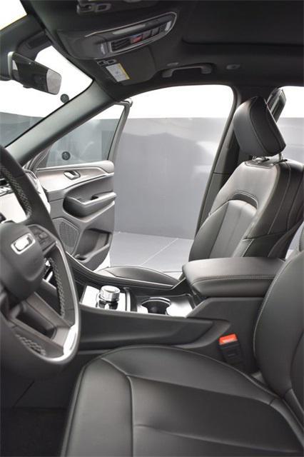 new 2025 Jeep Grand Cherokee car, priced at $47,760