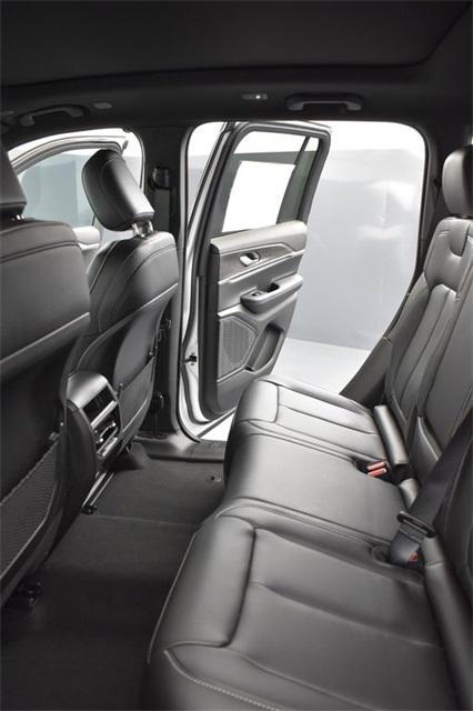 new 2025 Jeep Grand Cherokee car, priced at $47,760