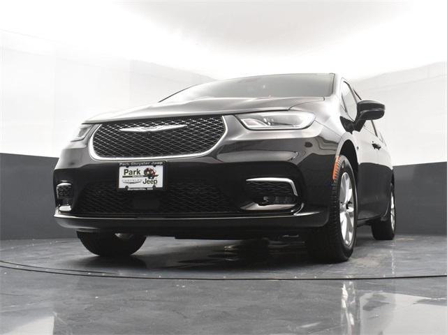 new 2025 Chrysler Pacifica car, priced at $44,461