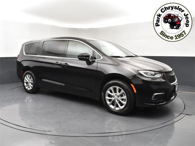 new 2025 Chrysler Pacifica car, priced at $44,461