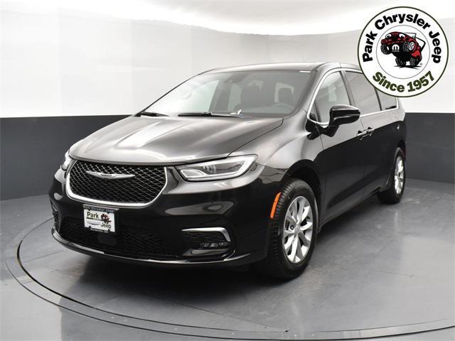 new 2025 Chrysler Pacifica car, priced at $44,461