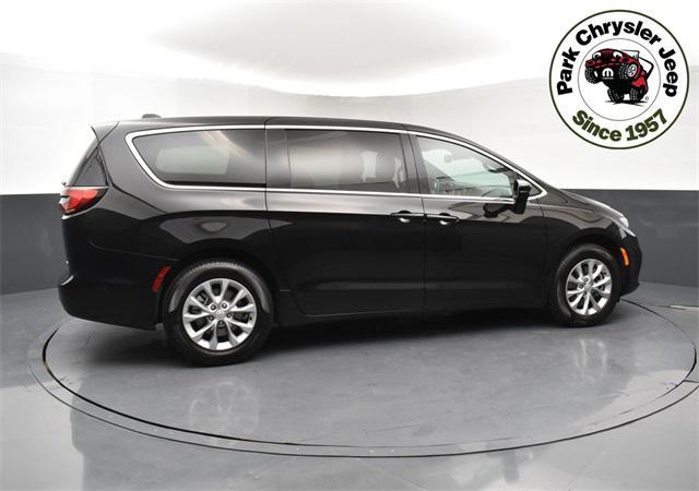 new 2025 Chrysler Pacifica car, priced at $44,461
