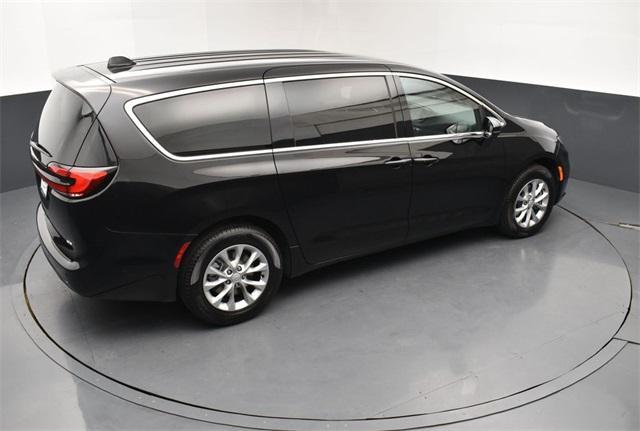 new 2025 Chrysler Pacifica car, priced at $44,461