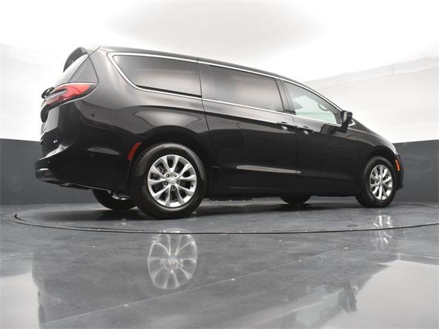 new 2025 Chrysler Pacifica car, priced at $44,461