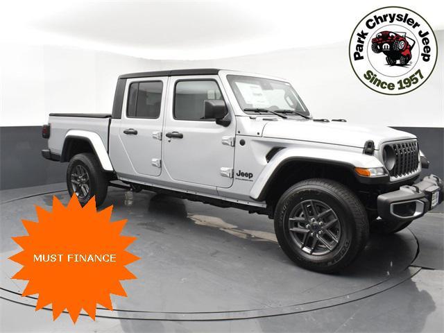 new 2024 Jeep Gladiator car, priced at $41,647