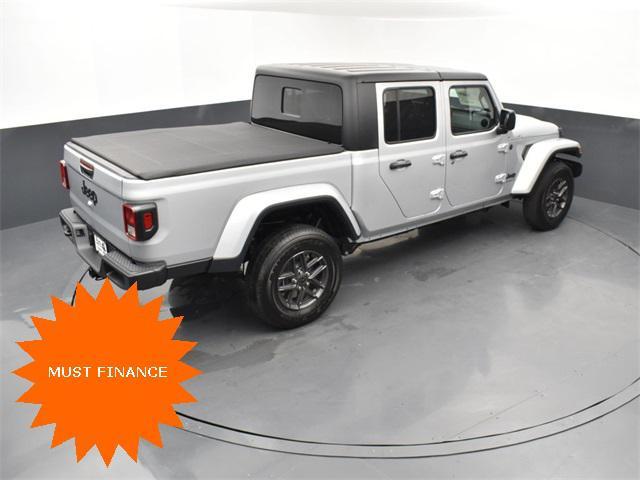 new 2024 Jeep Gladiator car, priced at $41,647