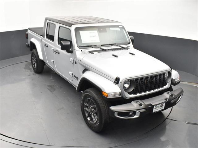 new 2024 Jeep Gladiator car, priced at $43,395