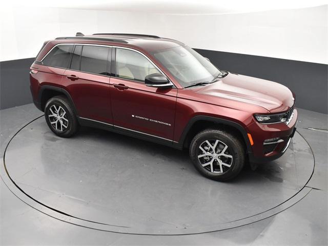 new 2025 Jeep Grand Cherokee car, priced at $40,295