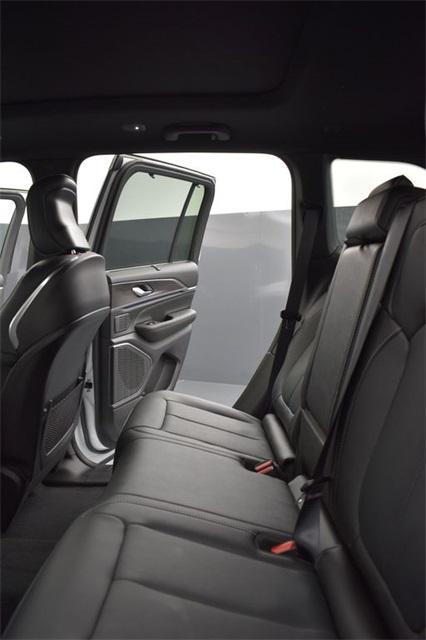 new 2025 Jeep Grand Cherokee car