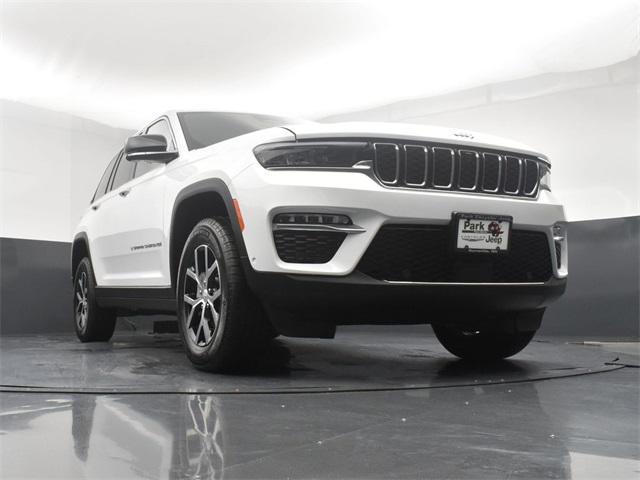 new 2025 Jeep Grand Cherokee car, priced at $46,997